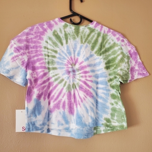 SO Junior's Cropped Boxy Tie Dye Tee - Picture 3 of 5
